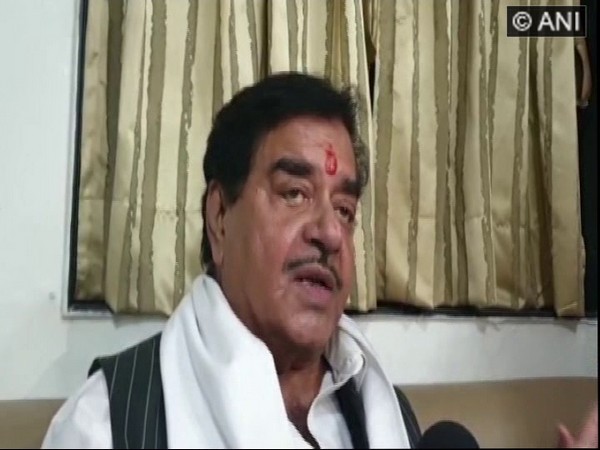 Shatrughan Sinha speaking to ANI in Ahmednagar, Maharashtra on Saturday. Photo/ANI