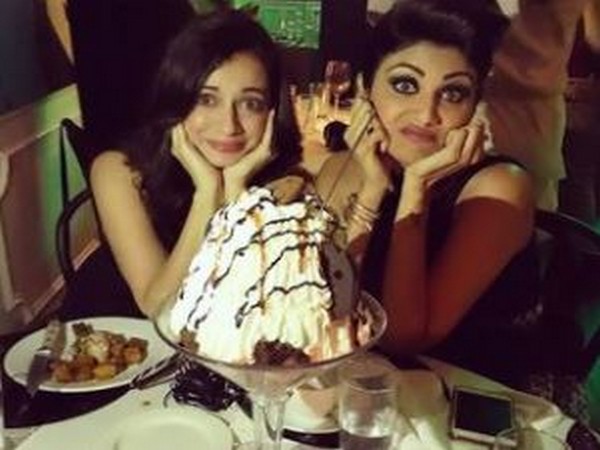 Shilpa Shetty with Dia Mirza (Image Source: Instagram) 