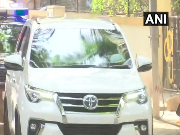 convoy of Maharashtra CM Uddhav Thackeray. 