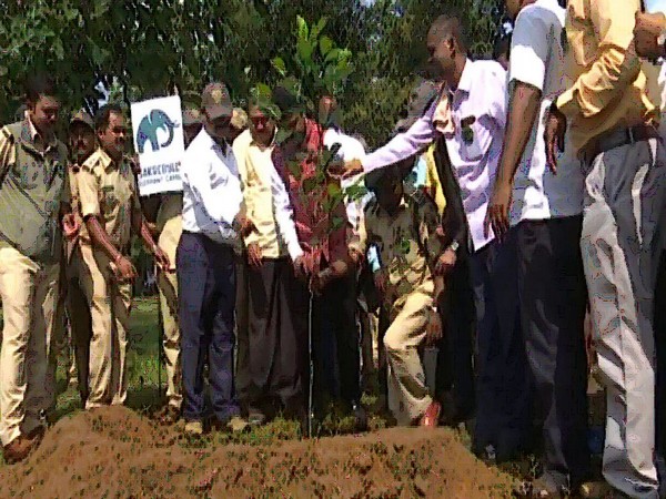 Cleanliness drive organised as part of wildlife week celebrations in Shivamogga on Thursday. Photo/ANI