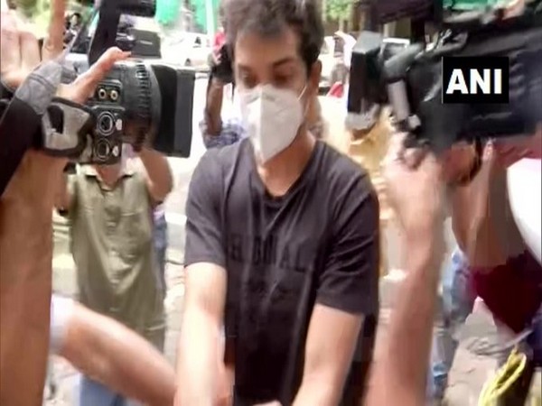 Actor Rhea Chakraborty's brother Showik Chakraborty (in black t-shirt) (File photo)