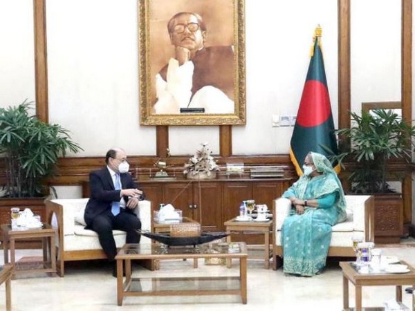  Shringla meets Bangladesh PM Sheikh Hasina (Photo Credit: Twitter/India in Bangladesh)