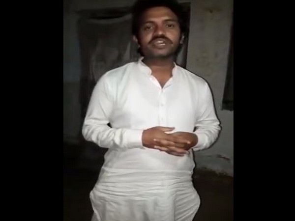 Vindo Kumar from Sindh urges governments to provide aid to his community (Picture credits: The Rise News/Twitter)