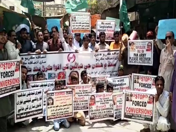 Protesters gathered in Jacobabad city of Pakistan’s Sindh province against the forced conversion of their Hindu girls.