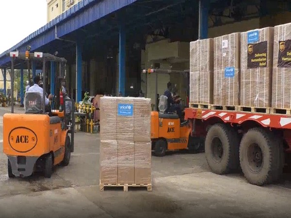 Supplies of oxygen concentrators reaching Kolkata (UNICEF).