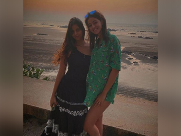 Actor Ananya Panday with Shah Rukh Khan's daughter Suhana Khan (Image Source: Instagram)