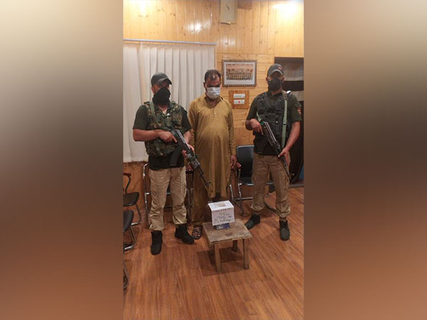 Srinagar Police arrests one for peddling in drugs (Photo/Twitter/Srinagar Police)