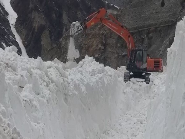 Snow covered road being cleared by BRO(ANI)