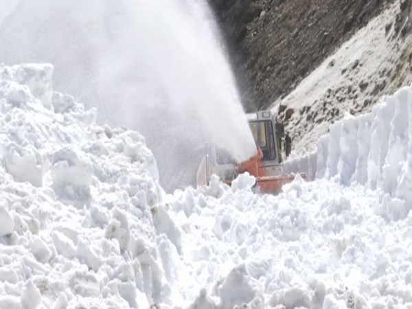Snow Clearance Operation at Mughal Road (ANI)