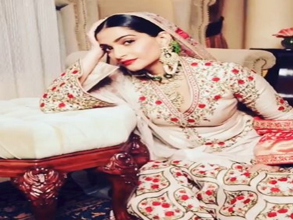 Actor Sonam Kapoor (Image Source: Instagram)