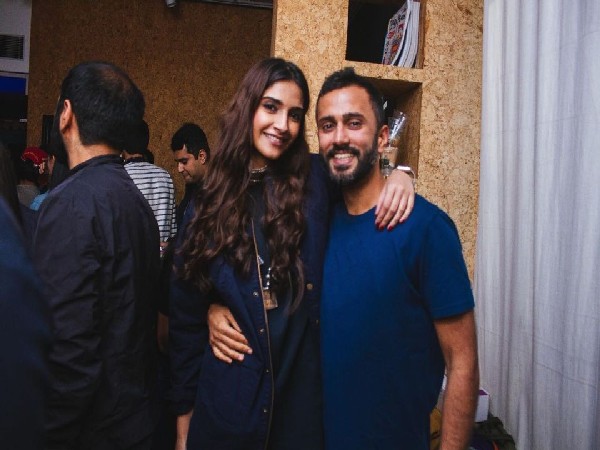 Sonam Kapoor with her husband Anand Ahuja (Image source: Instagram)