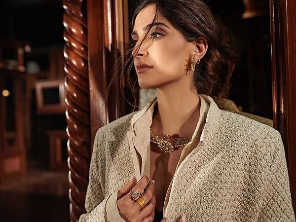 Sonam Kapoor (Image source: Instagram)