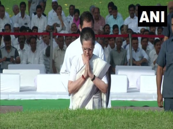 UPA chairperson Sonia Gandhi pays tribute to Jawaharlal Nehru at Shantivan in New Delhi. Photo/ANI