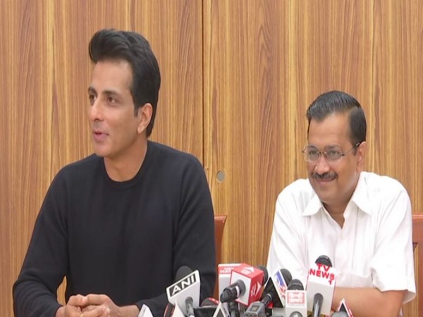 Actor Sonu Sood, Delhi Chief Minister Arvind Kejriwal (Photo/ANI)