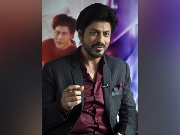 'Jaan le lo meri,' says SRK on Gurmeet Choudhary's Diwali gift