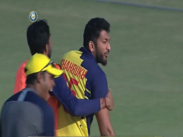 Shahrukh Khan celebrates with teammates after winning SMAT final. (Photo/ BCCI Domestic Twitter)