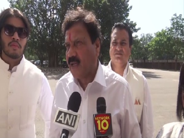 Senior Punjab Congress leader Raj Kumar Verka (Photo/ANI)