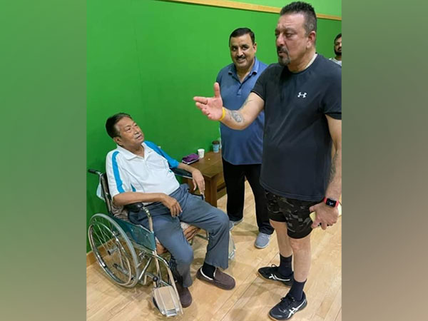 Sanjay Dutt and Pervez Musharraf (Image source: Twitter)