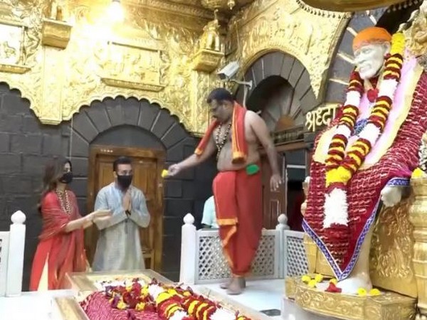 Shilpa Shetty, Raj Kundra at Sai Baba temple in Shirdi (Image source: Instagram)