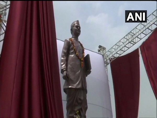 former Prime Minister Lal Bahadur Shastri's statue was inaugurated by Prime Minister Narendra Modi at Varanasi airport on Saturday. Photo/ANI