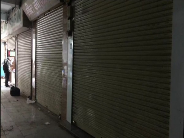 Visuals from Dawa Bazaar, Indore.