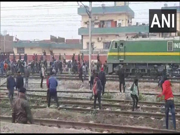 Students on Tuesday protesting on Kolkata-New Delhi railway route. (ANI/photo)
