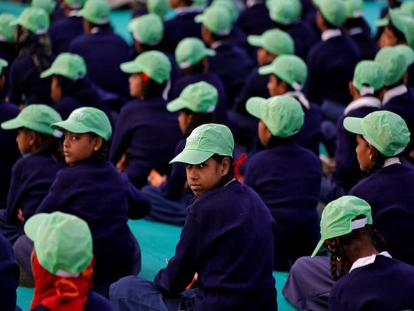 The original draft education policy made the students of non-Hindi speaking states to learn Hindi (Photo/Reuters)