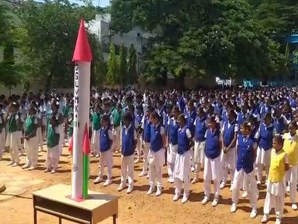 Students prayed for success of Chandrayaan-2 in Vasakhapatnam on Saturday. Photo/ANI