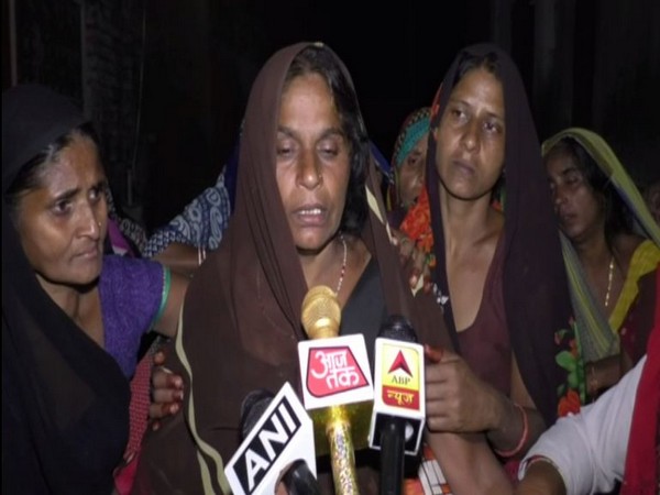 Suneeta Devi, the wife of Bhan Singh speaking to reporters in Firozabad, Uttar Pradesh on Thursday. Photo/ANI