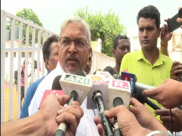 Surendranath Singh speaking to reporters in Bhopal on Tuesday. Photo/ANI
