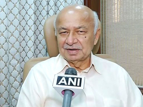 HP people in favour of Congress; tired of Modi govt.: Sushil Shinde