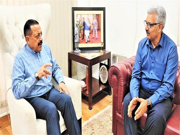 Chairman and Managing Director, National Hydro Project Corporation, AK Singh called on Union Minister of State Jitendra Singh (Photo/PIB)
