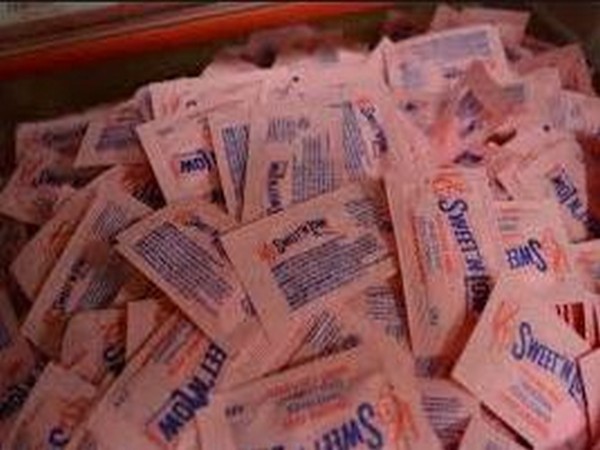 People drinking beverages with low-calorie sweeteners alone, or beverages with real sugar, showed no changes in the brain or metabolic response to sugars