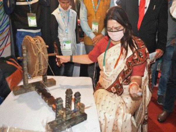 Union Minister Meenakshi Lekhi visits Khadi Pavilion in IITF