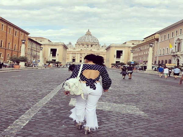 The throwback photo shared by Taapsee Pannu (Image courtesy: Instagram) 