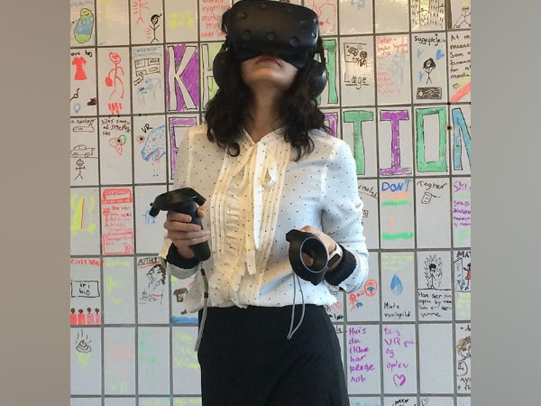 The throwback photo shared by Taapsee Pannu (Image courtesy: Instagram) 