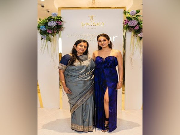 L to R- Ranjani Krishnaswamy, GM, Marketing, Tanishq, Titan Company Ltd. and Mira Kapoor