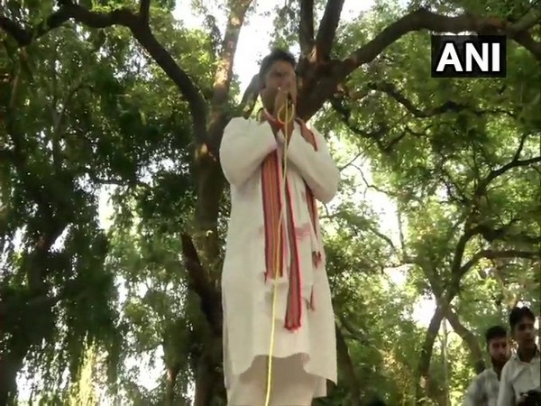 Haryana Congress leader Ashok Tanwar protesting outside Congress headquarters in New Delhi on Wednesday. Photo/ANI
