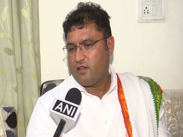 Ashok Tanwar talking to ANI in New Delhi on Saturday 