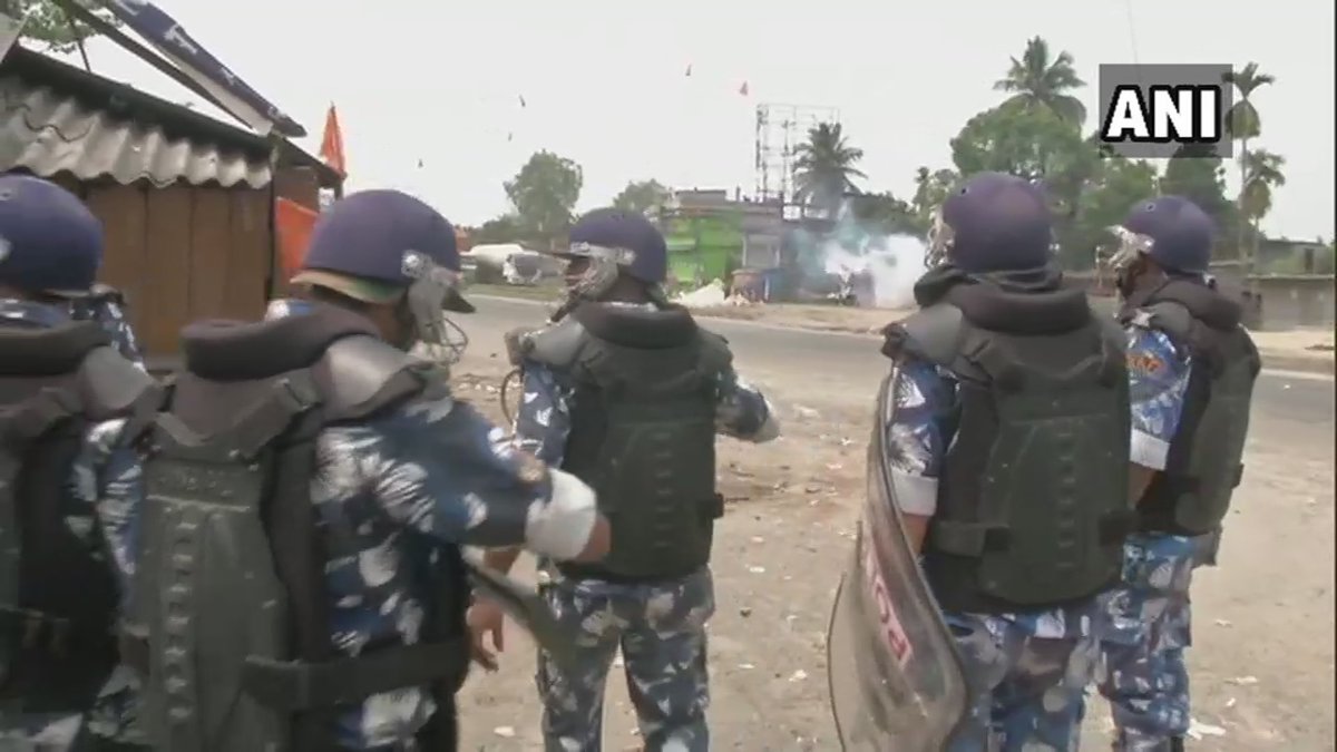 Police resorted to tear-shell and lathi charge to clear the blockade at Chopra in West Bengal