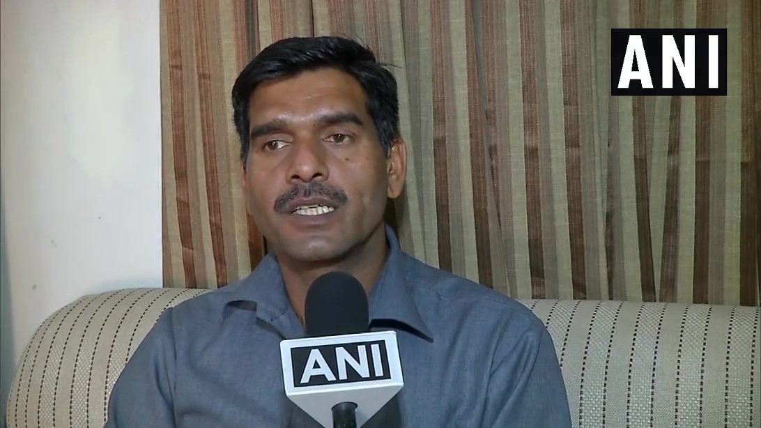 Tej Bahadur Yadav talking to ANI in Delhi on Sunday.