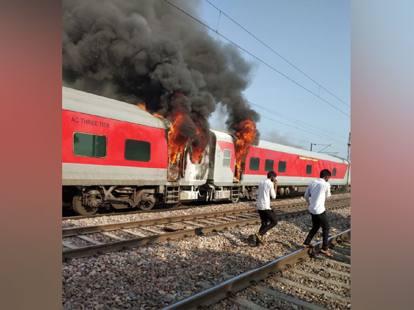 Fire detected in brake binding of Telangana Express in Haryana [Photo\ANI] 