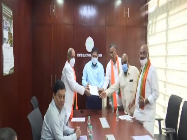 Telangana BJP leaders meeting with State Election Commissioner Parthasaradhi on Tuesday. [Photo/ANI]