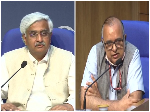 Telecom Secretary Anshu Prakash (left) and SKG Rahate, Secretary, Ministry of Power (right)