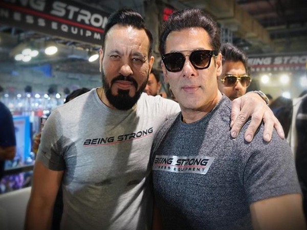  Salman Khan with his bodyguard Shera (Image Courtesy: Instagram)