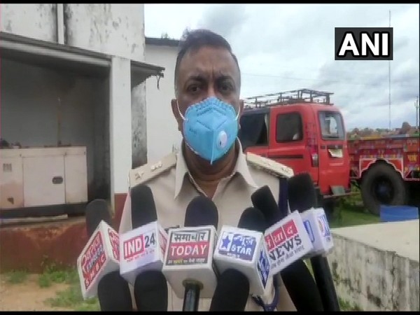 Tikamgarh SP Prashant Khare speaking to media on Sunday. (Photo/ANI)