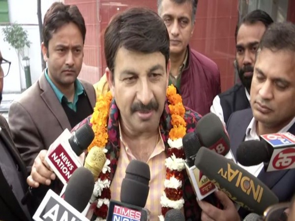 Manoj Tiwari speaking to reporters in Delhi on Saturday. Photo/ANI