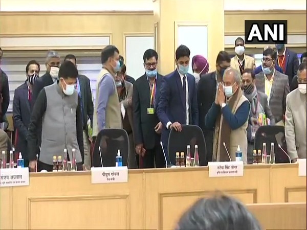 The eighth round of meeting between the Central Government and farmers' representatives took place on Monday. 