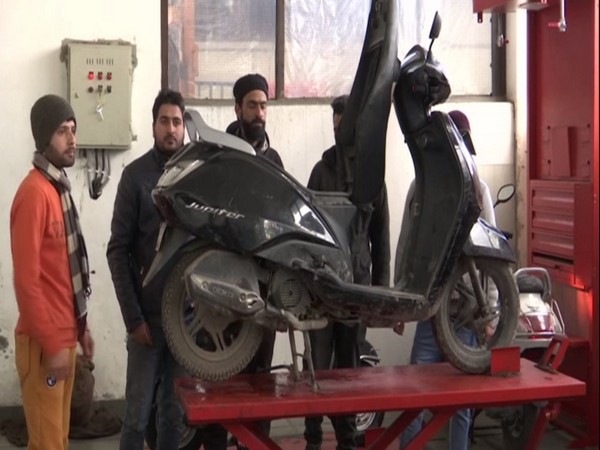 Youngsters in Jammu and Kashmir get training in automobile sector. Photo/ANI