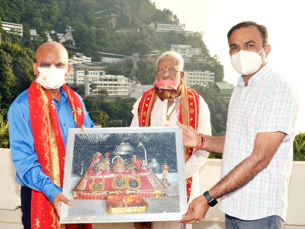 TTD Chairman Y. V. Subba Reddy at shrine of Vaishno Devi